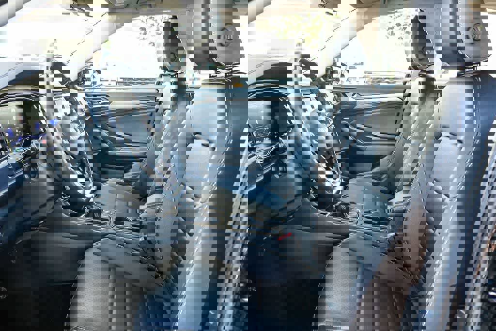 Used 2024 Volkswagen Jetta SE image 18