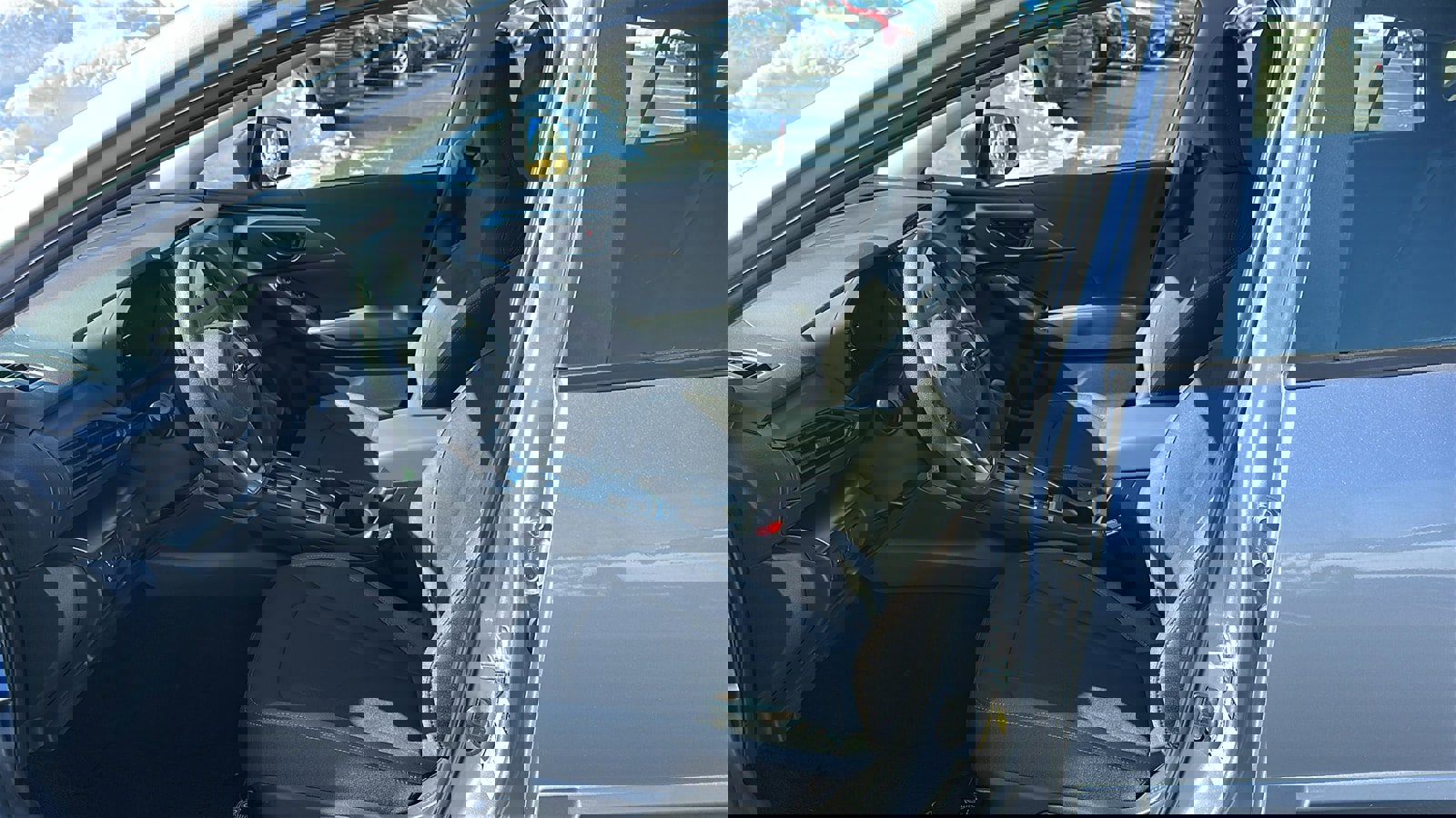 Certified 2025 Subaru Impreza 2.0i image 9