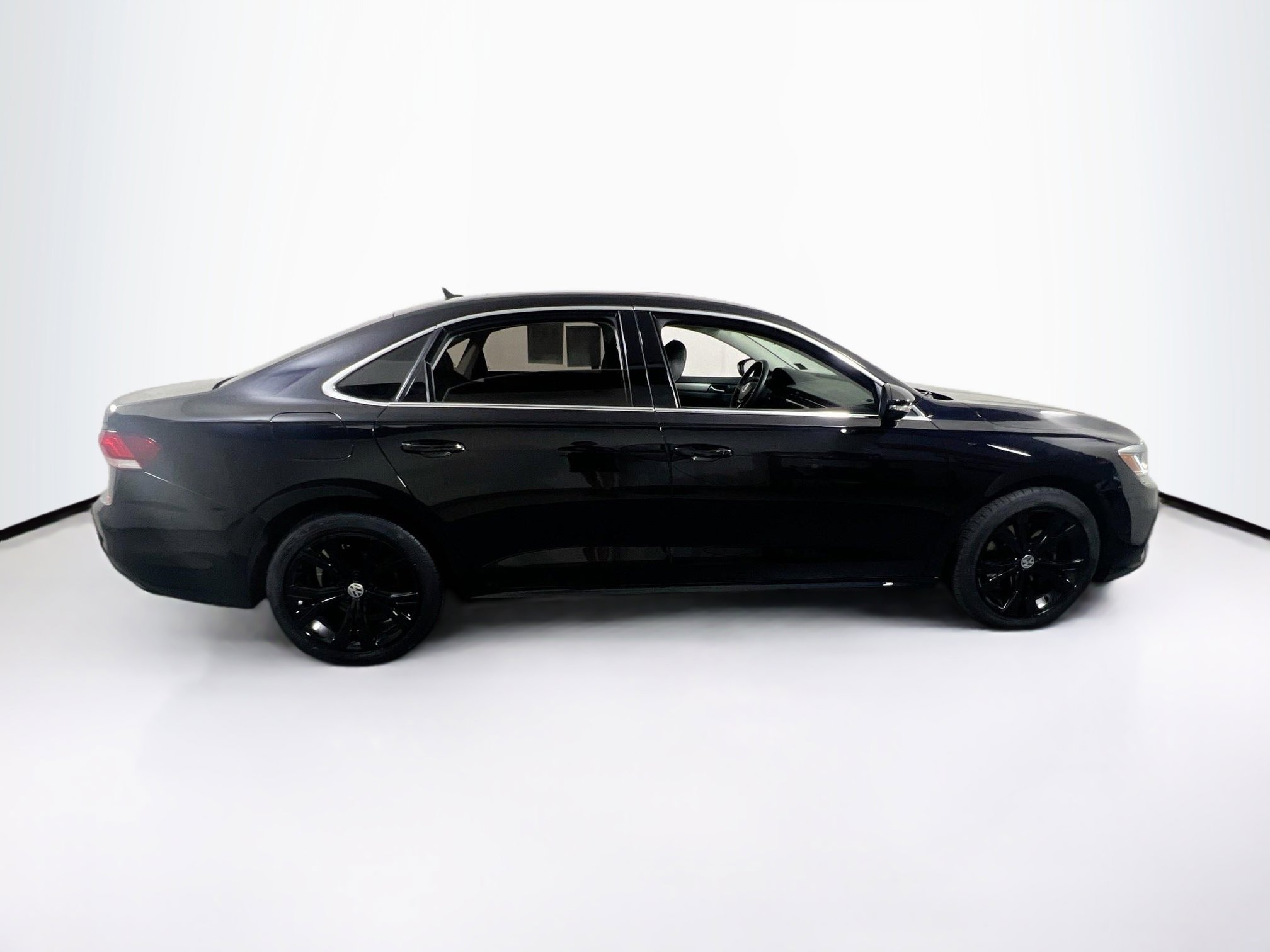 Used 2021 Volkswagen Passat 2.0T SE FWD image 4