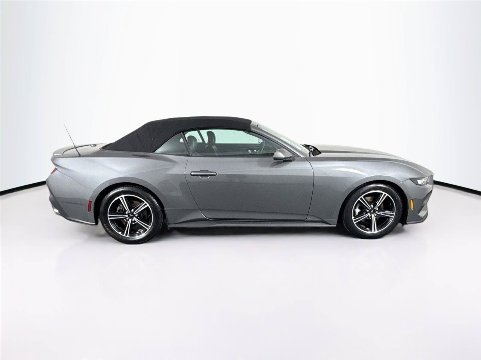 Used 2025 Ford Mustang Premium RWD image 10