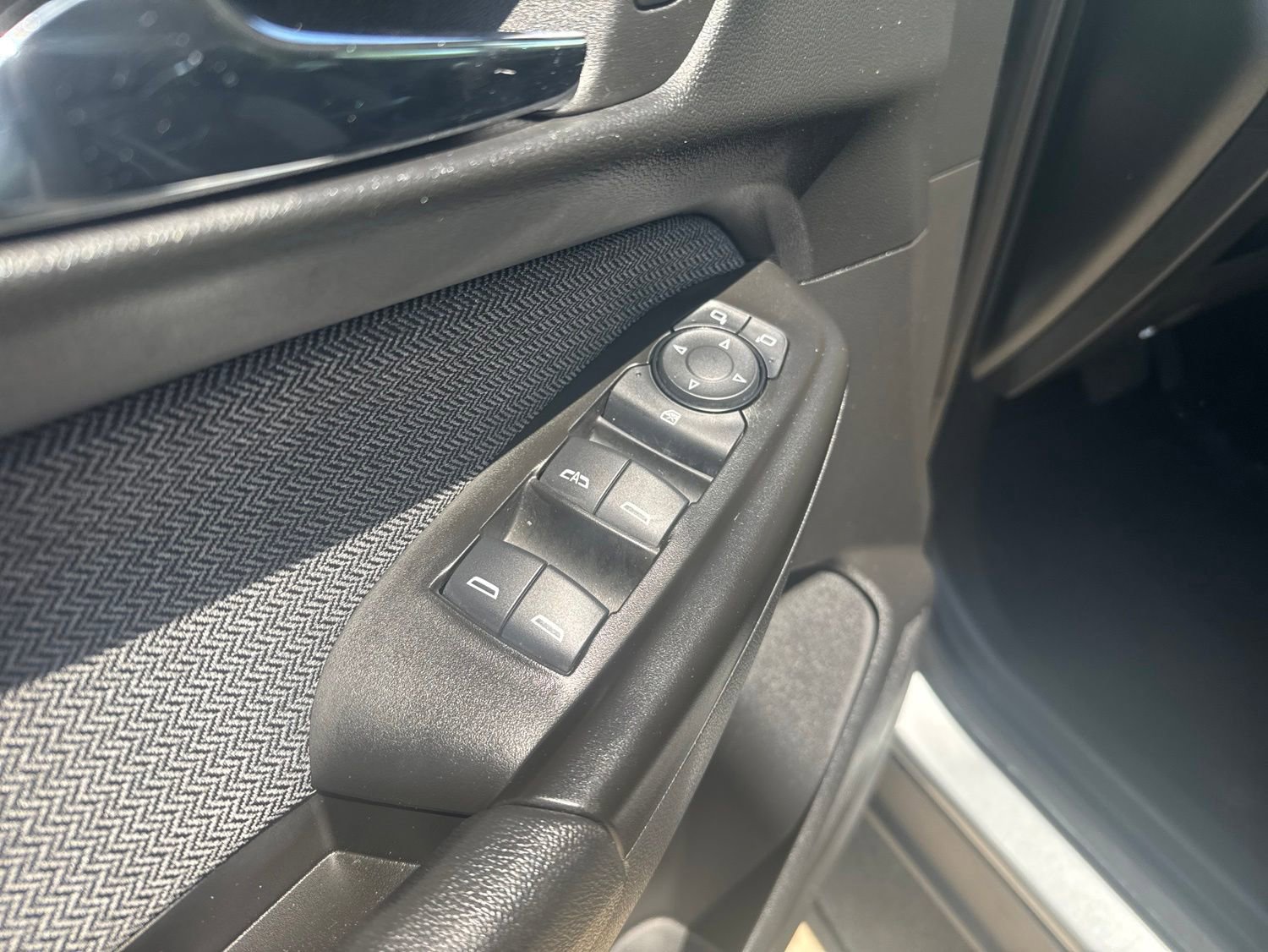 Used 2025 Chevrolet TrailBlazer LT AWD/4WD image 14