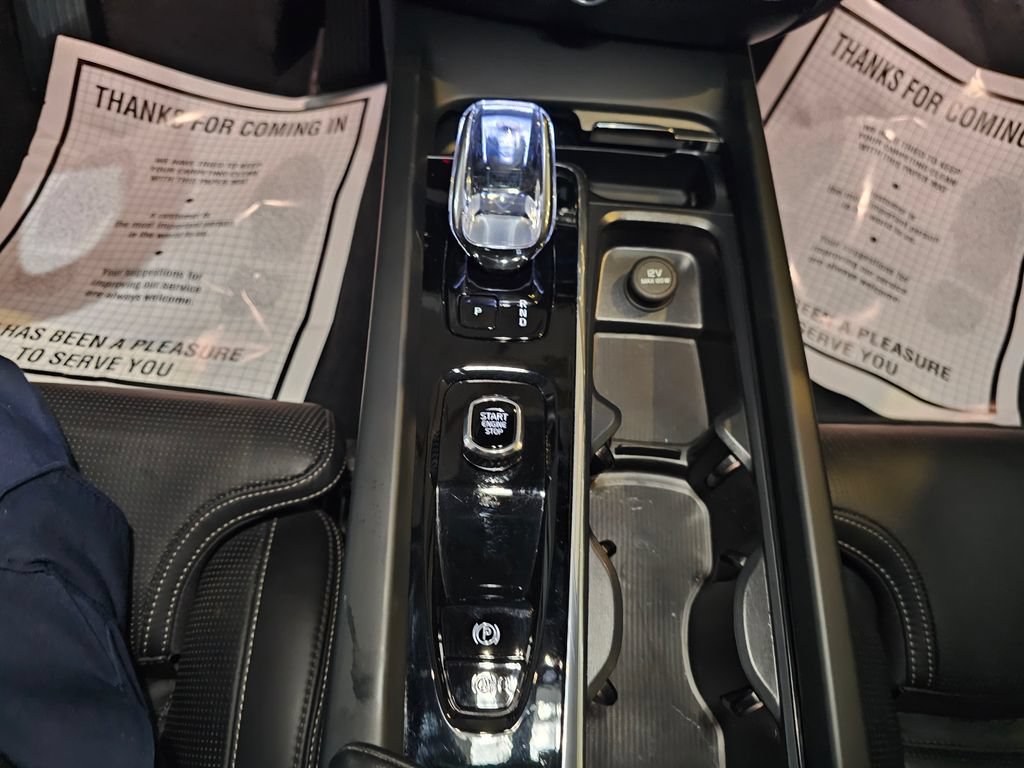 Certified 2025 Volvo V60 B5 Cross Country Ultra AWD/4WD image 22
