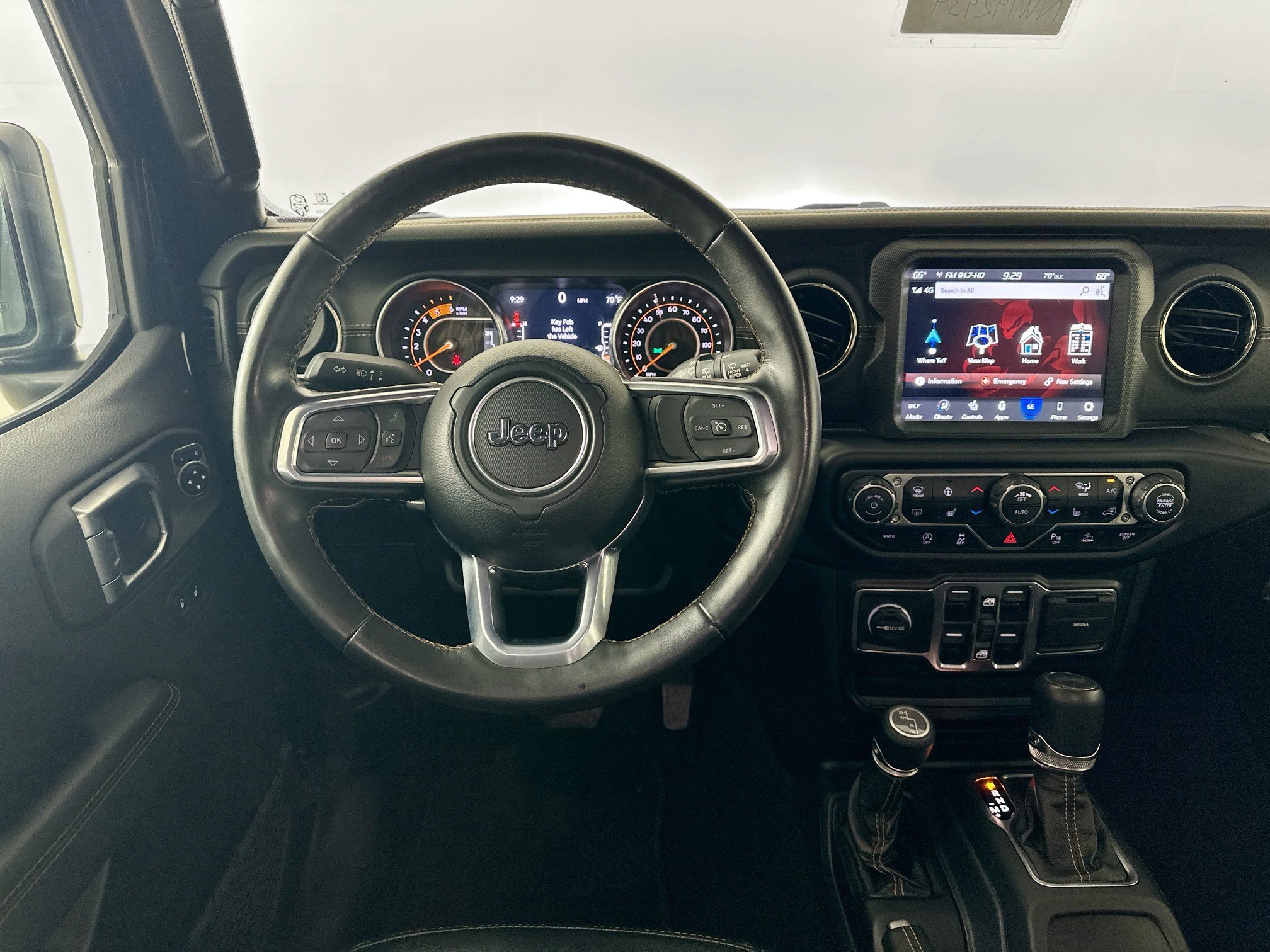 Used 2022 Jeep Wrangler Unlimited Sahara AWD/4WD image 29