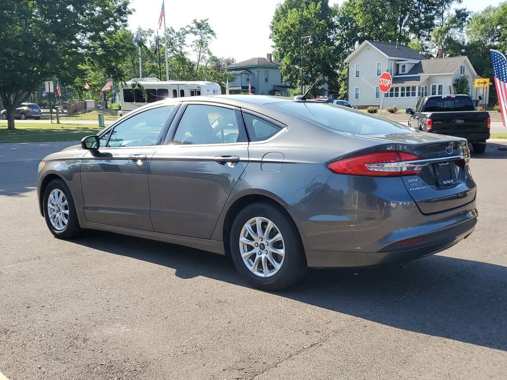 Used 2017 Ford Fusion S image 4