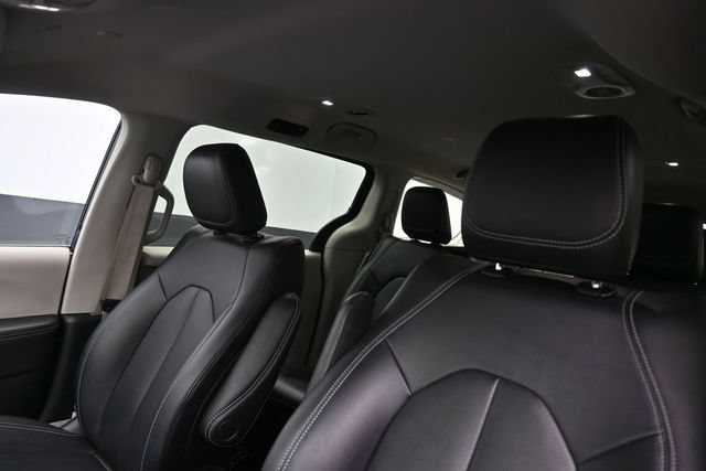 Used 2024 Chrysler Pacifica Limited FWD image 28