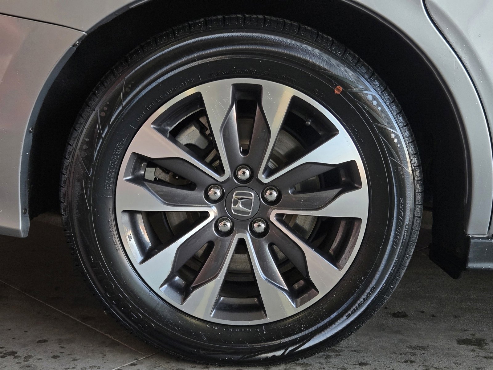 Used 2024 Honda Odyssey EX-L image 5