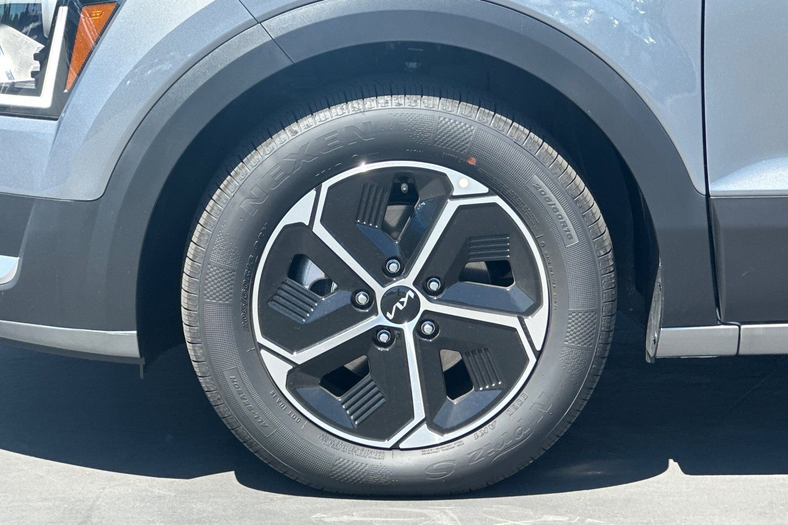 New 2026 Kia Niro LX image 24