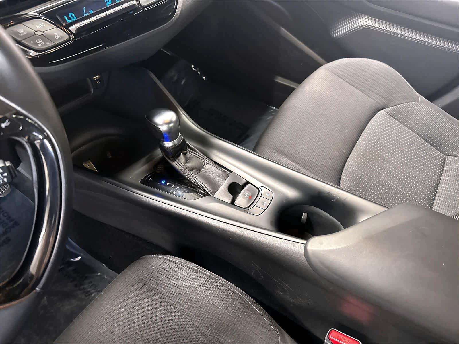 Used 2018 Toyota C-HR XLE FWD image 18