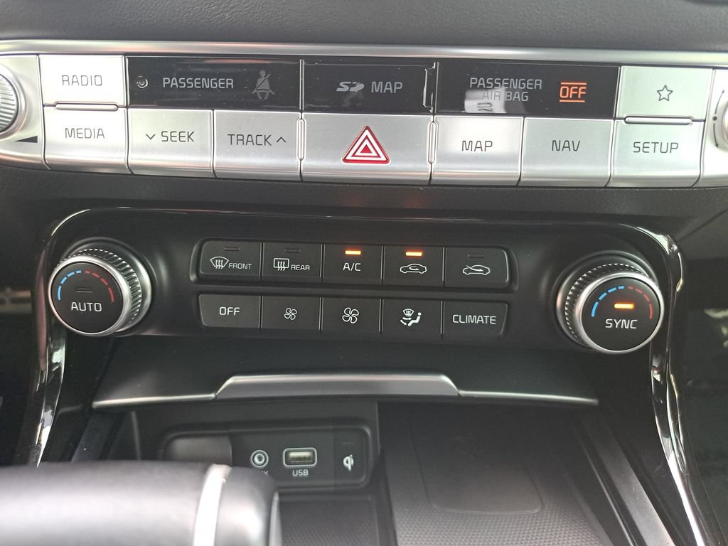 Used 2020 Kia Stinger GT1 AWD/4WD image 21