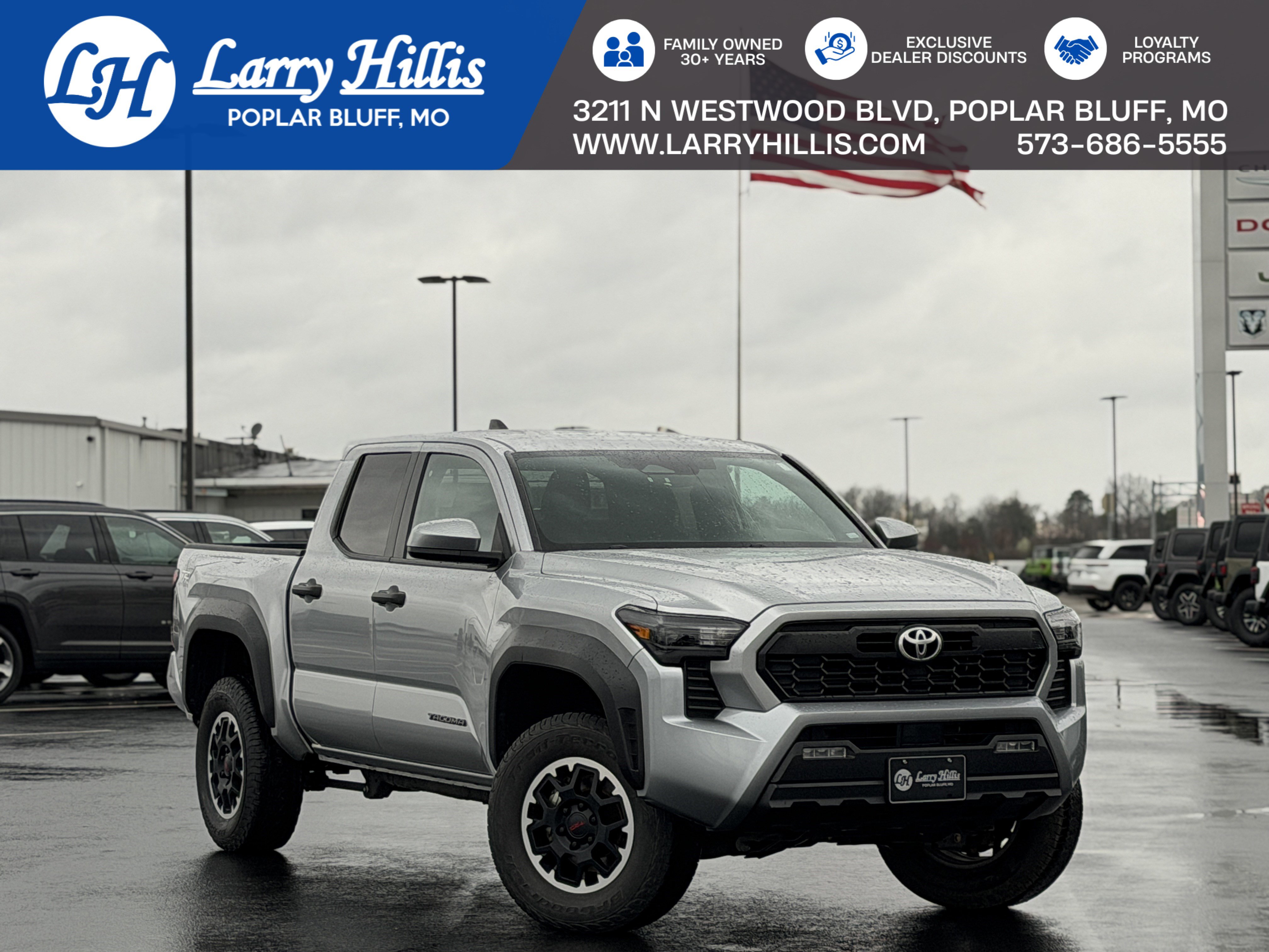 Used 2024 Toyota Tacoma TRD Off-Road AWD/4WD image 1