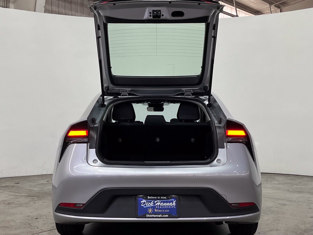 Used 2025 Toyota Prius LE FWD image 12