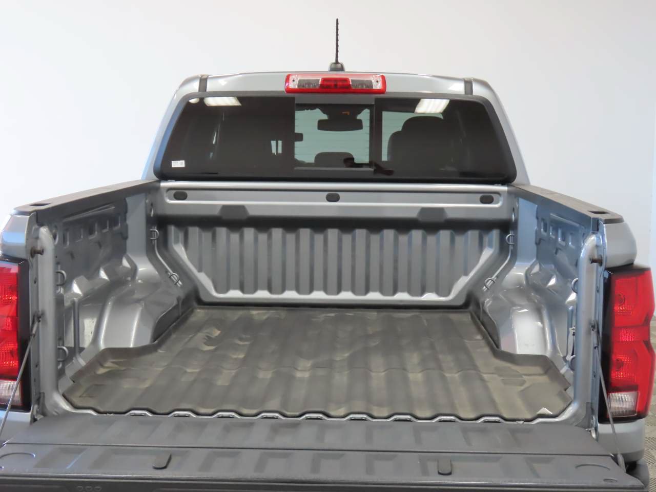 Used 2024 Chevrolet Colorado Z71 w/ Z71 Convenience Package 2 AWD/4WD image 17