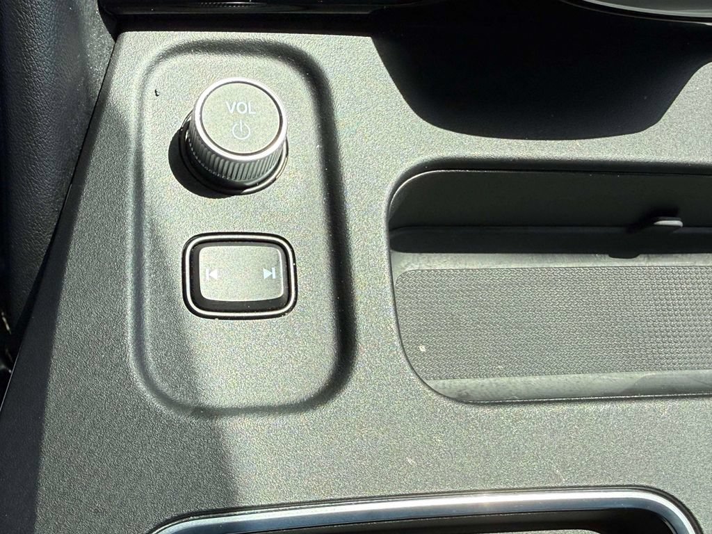 Certified 2025 Acura MDX w/ Technology Package FWD image 21