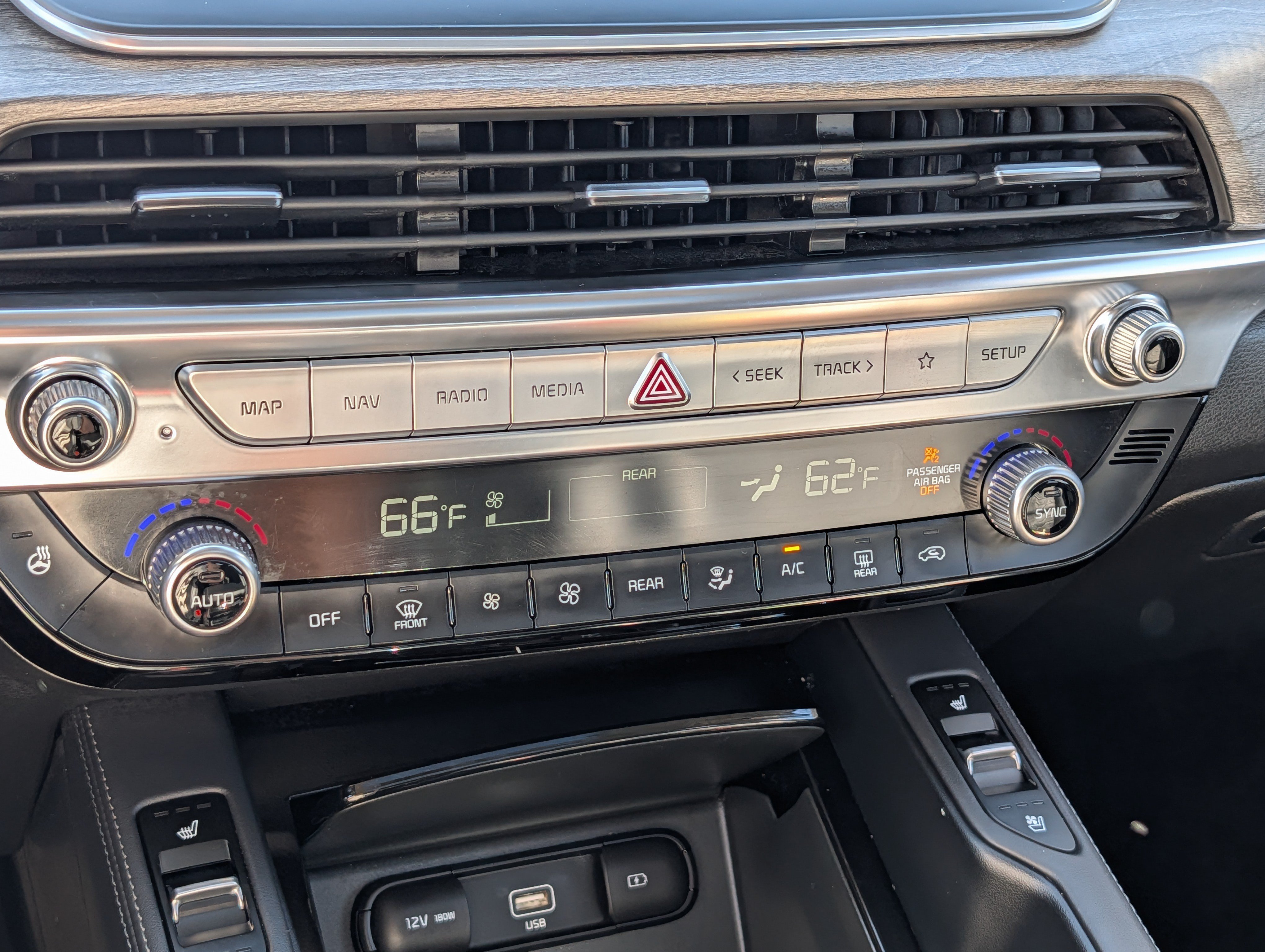 Used 2020 Kia Telluride SX w/ SX Prestige Package AWD/4WD image 23