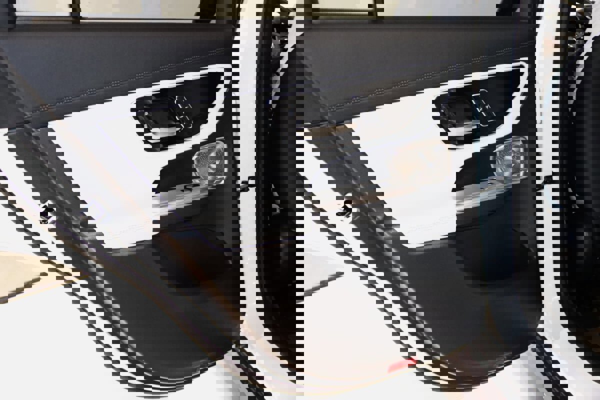 Used 2025 Mercedes-Benz GLC 300 4MATIC Coupe image 66