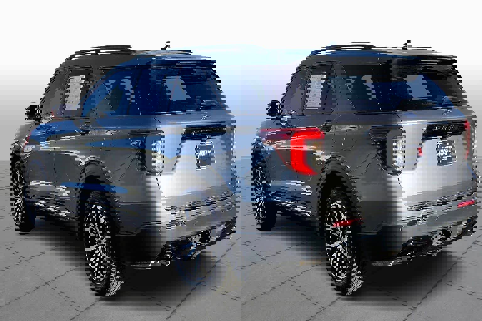 Used 2022 Ford Explorer ST-Line w/ Class IV Trailer Tow Package image 11