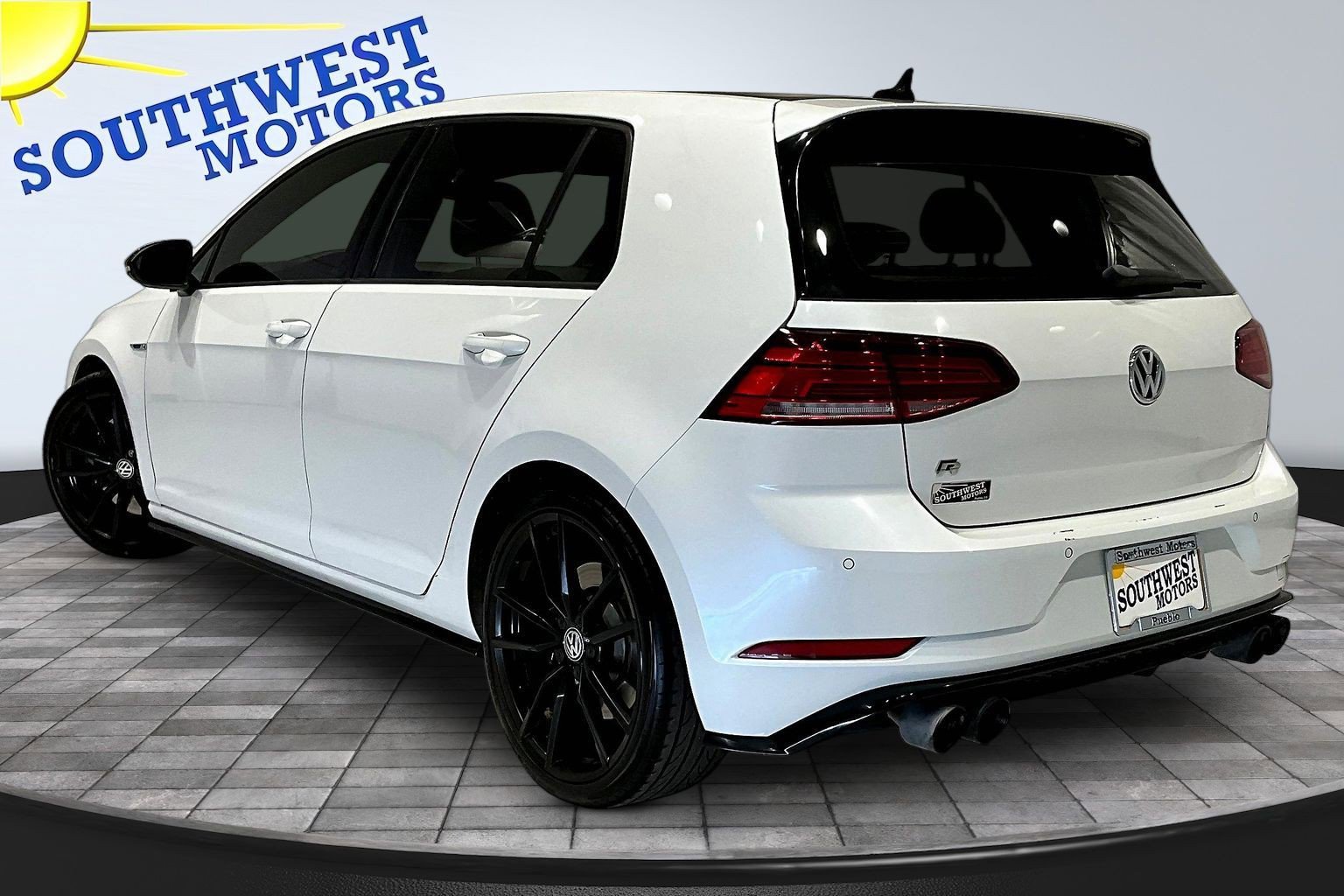 Used 2019 Volkswagen Golf R 4-Door AWD/4WD image 5