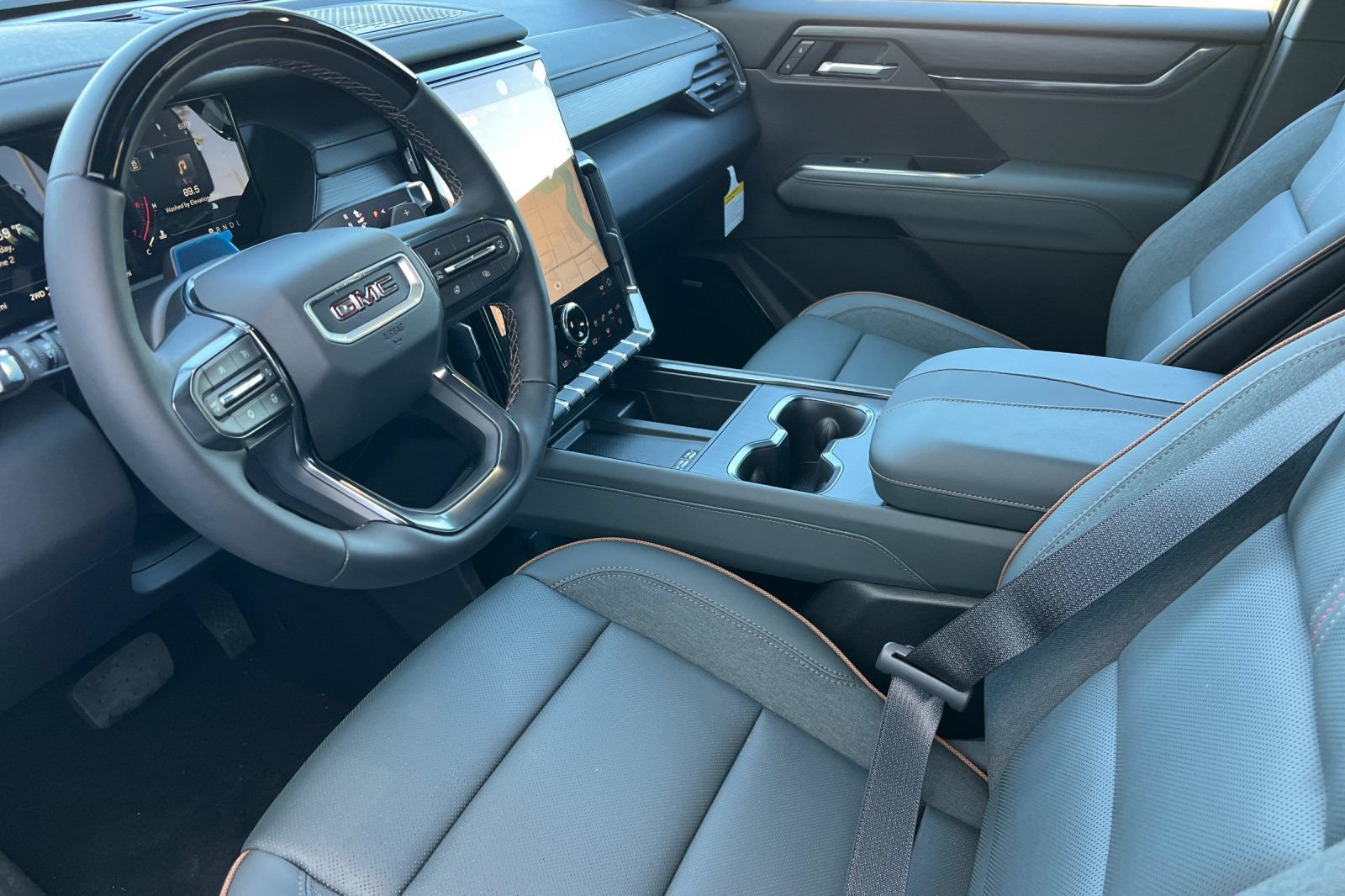 New 2026 GMC Acadia AT4 w/ Super Cruise Package AWD/4WD image 7