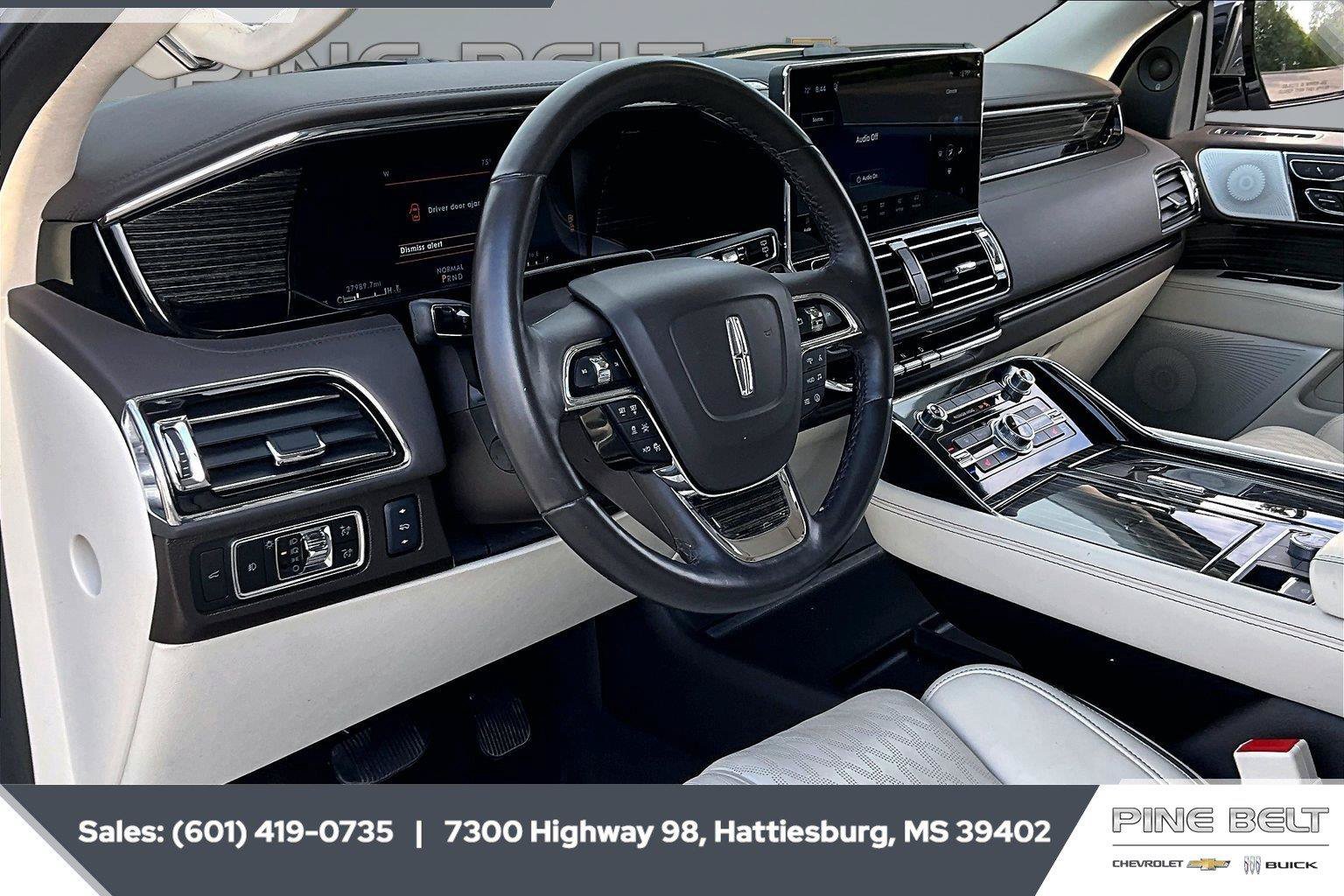 Used 2024 Lincoln Navigator Black Label AWD/4WD image 12