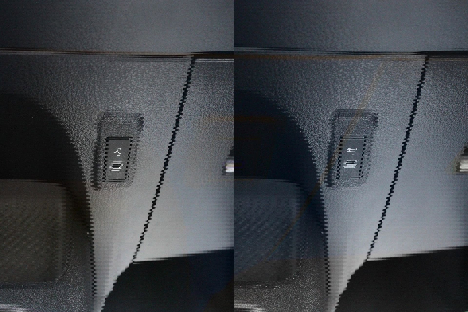 Used 2025 Toyota Corolla SE FWD image 34