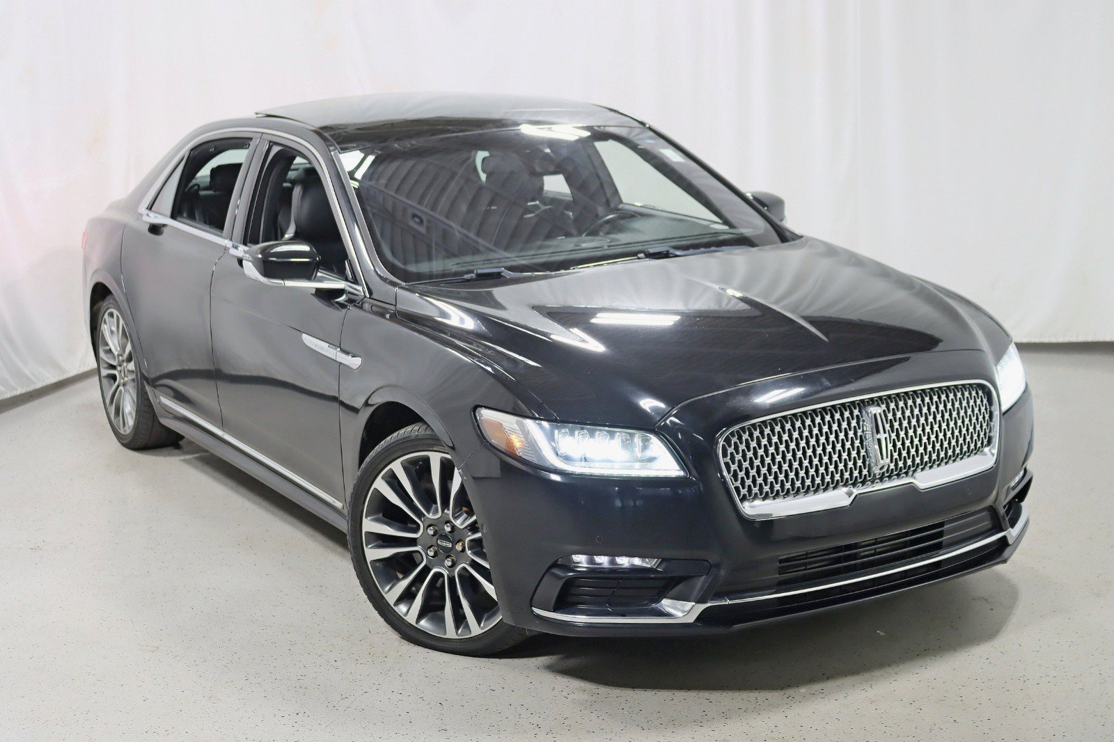 Used 2017 Lincoln Continental Reserve w/ Luxury Package AWD/4WD image 6