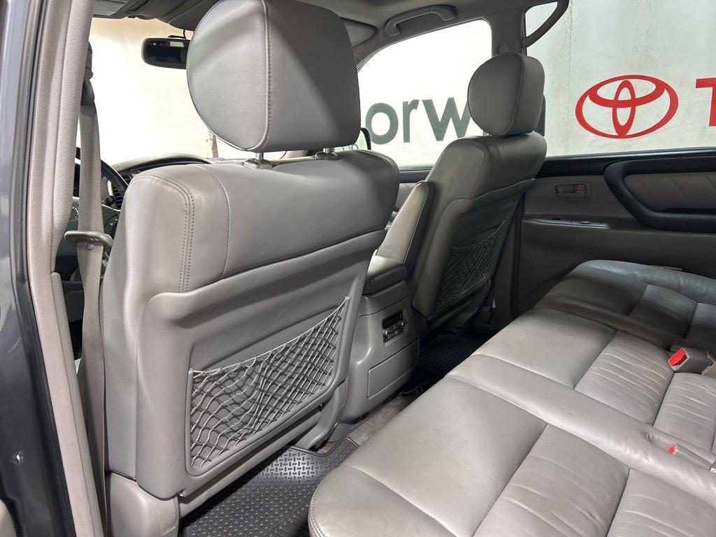 Used 2004 Toyota Land Cruiser image 21