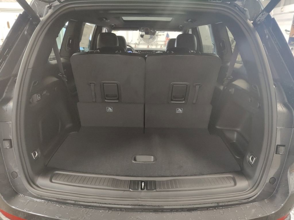 New 2025 Jeep Grand Cherokee L Limited w/ Black Appearance Package image 33