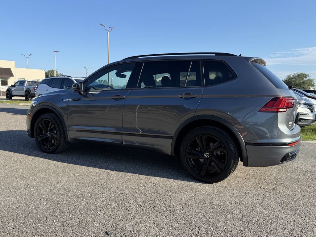 Used 2023 Volkswagen Tiguan SE R-Line FWD image 7