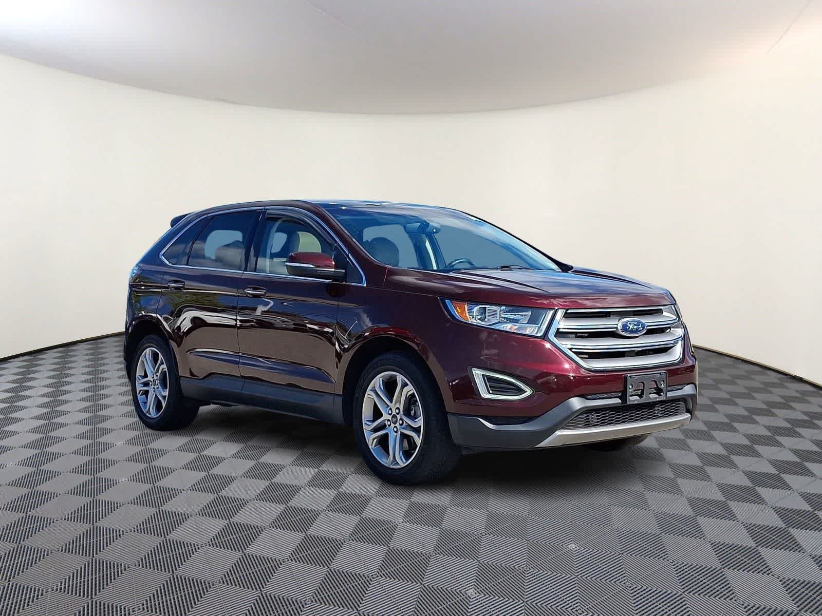 Used 2018 Ford Edge Titanium w/ Equipment Group 301A AWD/4WD image 4