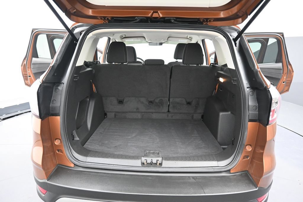 Used 2017 Ford Escape SE AWD/4WD image 28