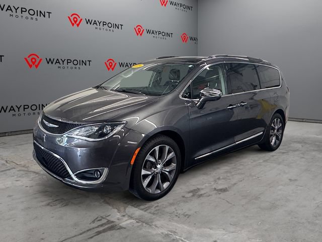 Used 2019 Chrysler Pacifica Limited w/ Tire & Wheel Group FWD image 10