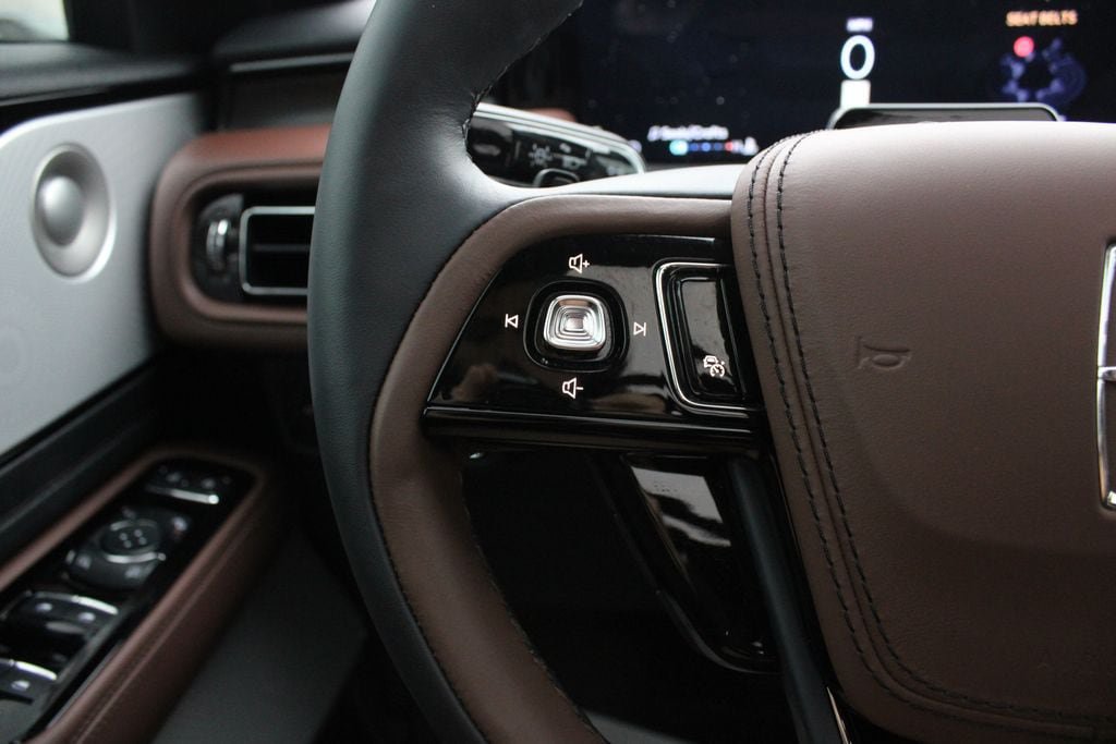 New 2026 Lincoln Aviator Reserve AWD/4WD image 12