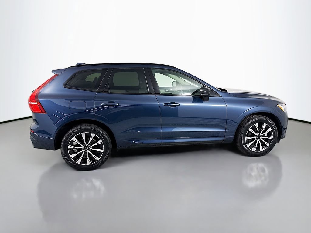 Used 2023 Volvo XC60 B5 Plus AWD/4WD image 8