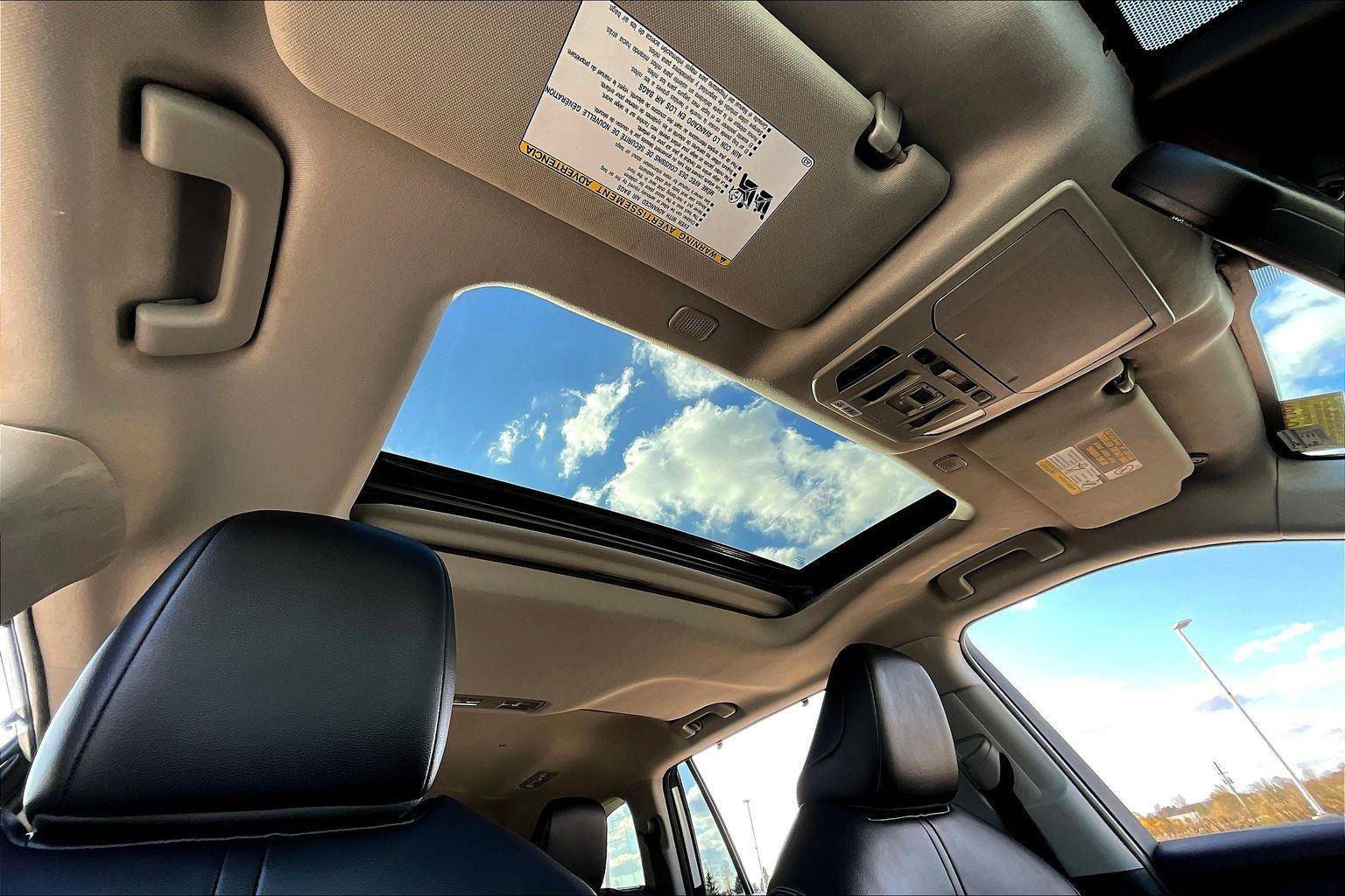 Used 2023 Toyota Highlander XLE image 22