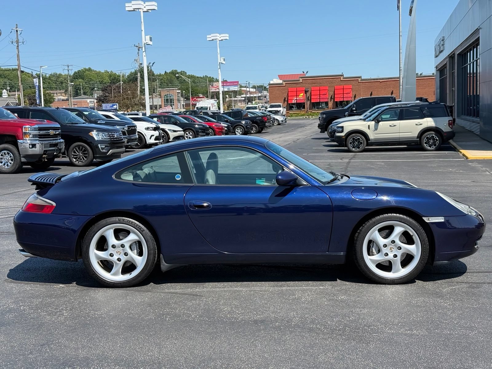 Used 2001 Porsche 911 Carrera RWD image 3