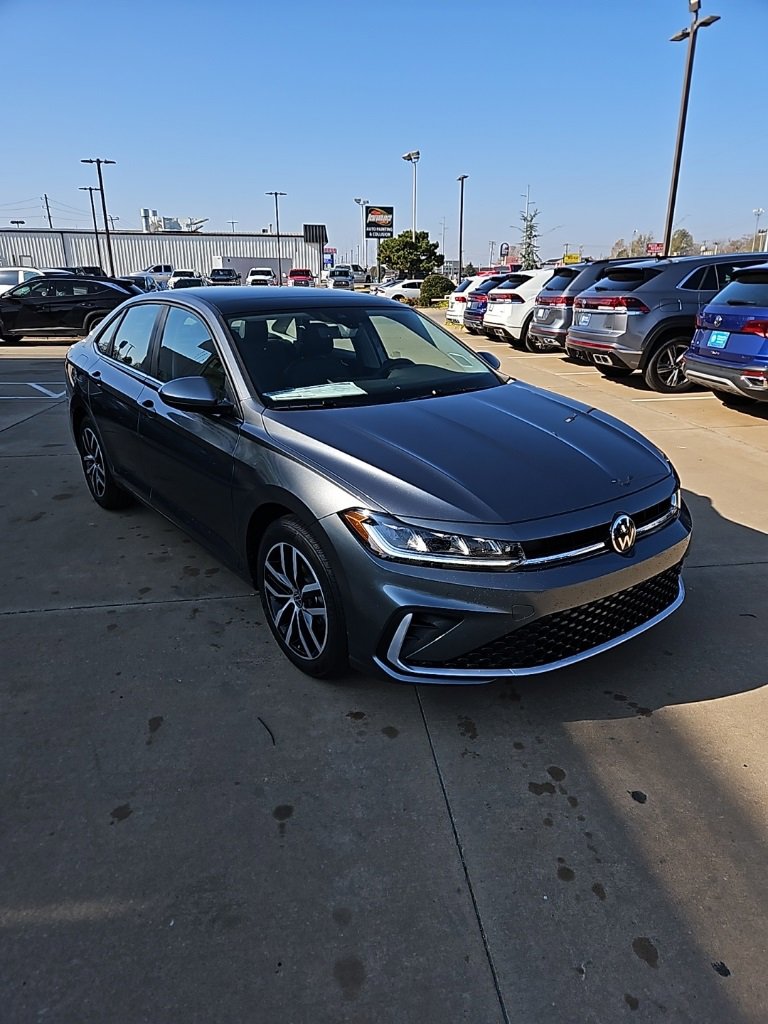 New 2026 Volkswagen Jetta SE image 3