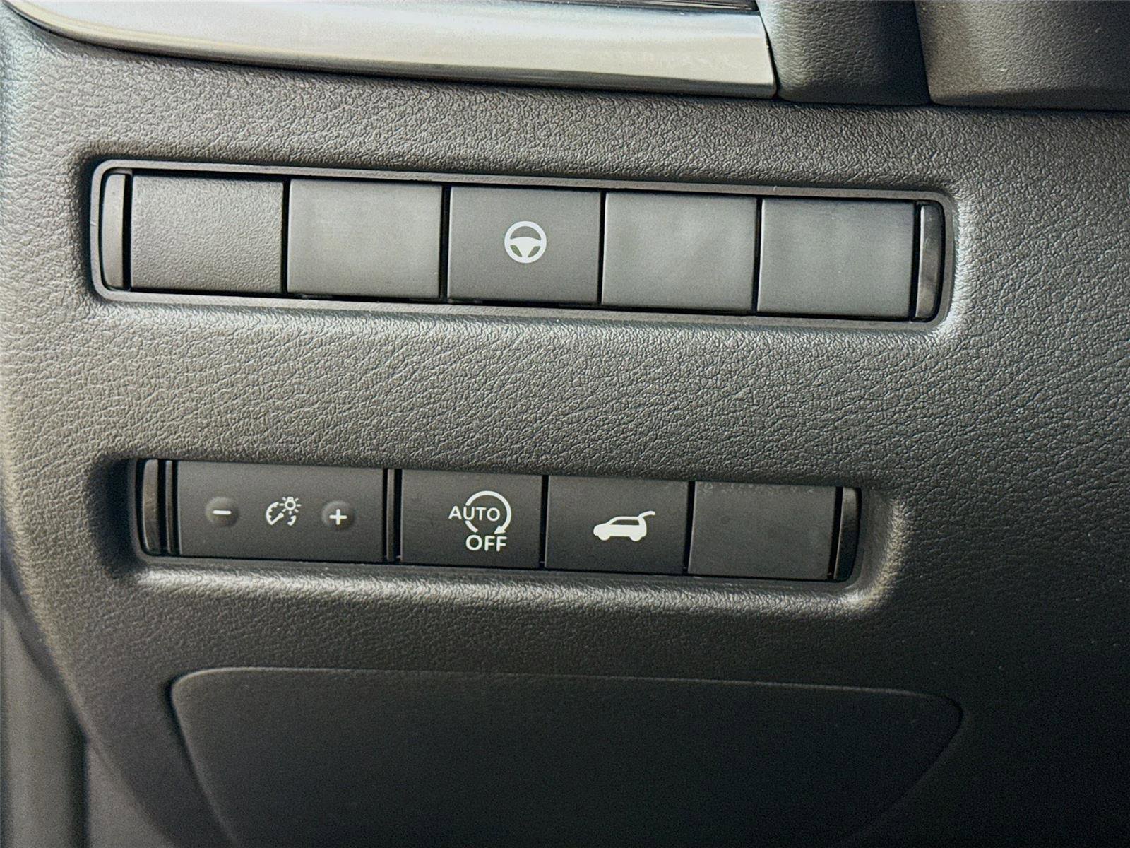 Used 2023 Nissan Rogue SL image 14