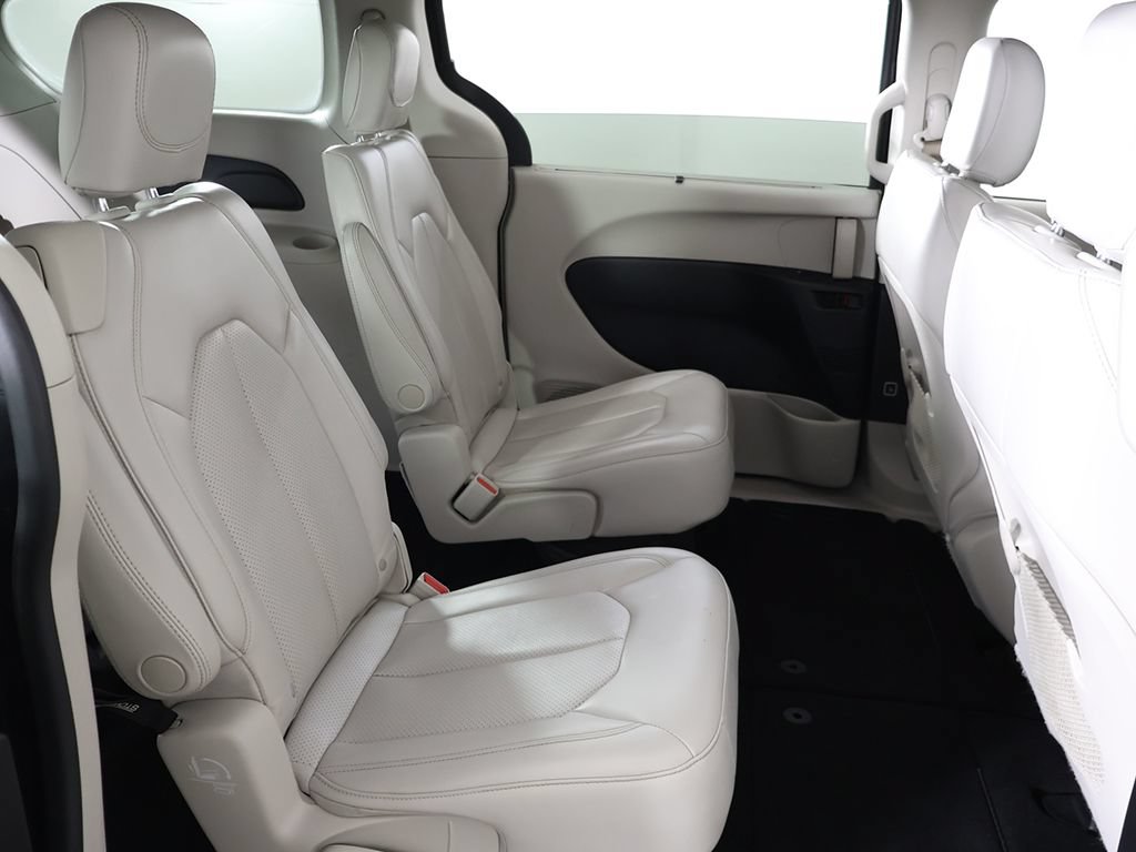 Used 2021 Chrysler Voyager Lxi FWD image 28