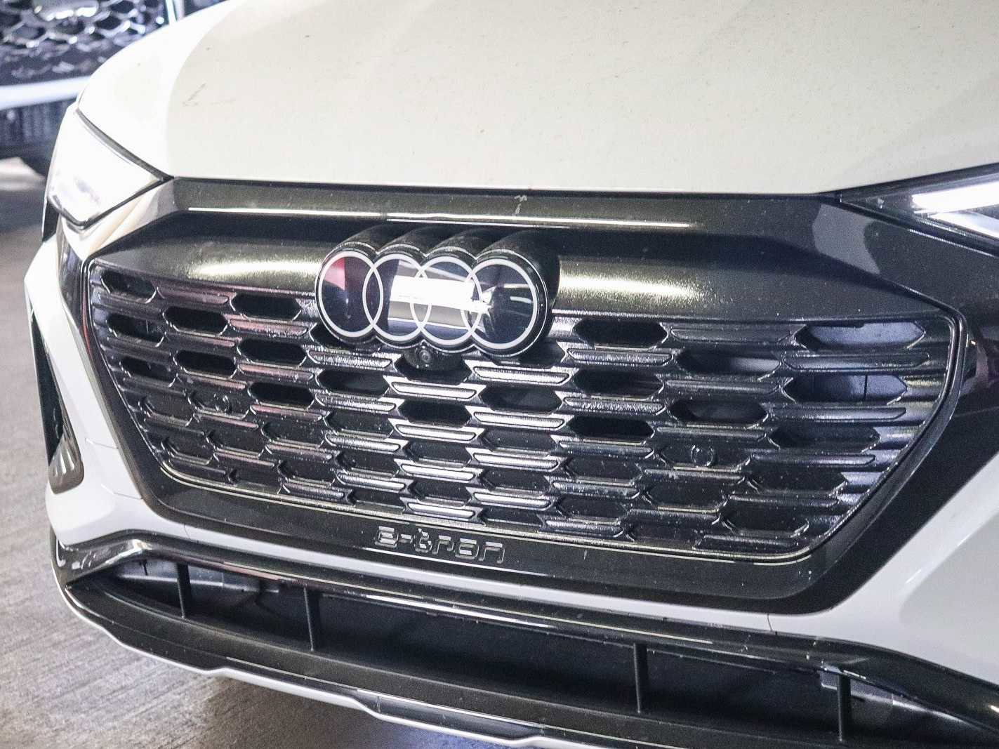 Used 2024 Audi Q8 e-tron Premium Plus AWD/4WD image 8