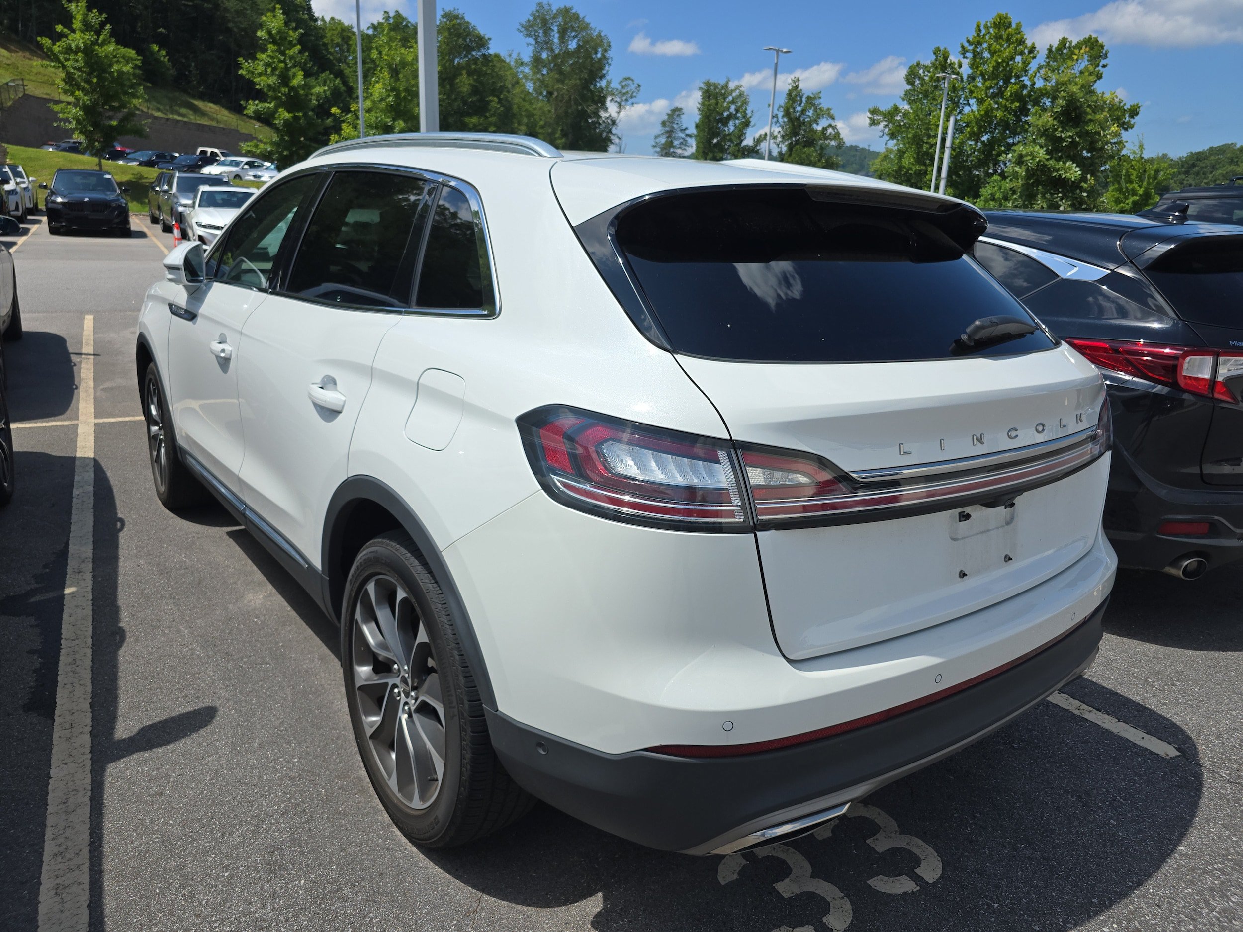 Used 2023 Lincoln Nautilus Reserve w/ Equipment Group 201A AWD/4WD image 3