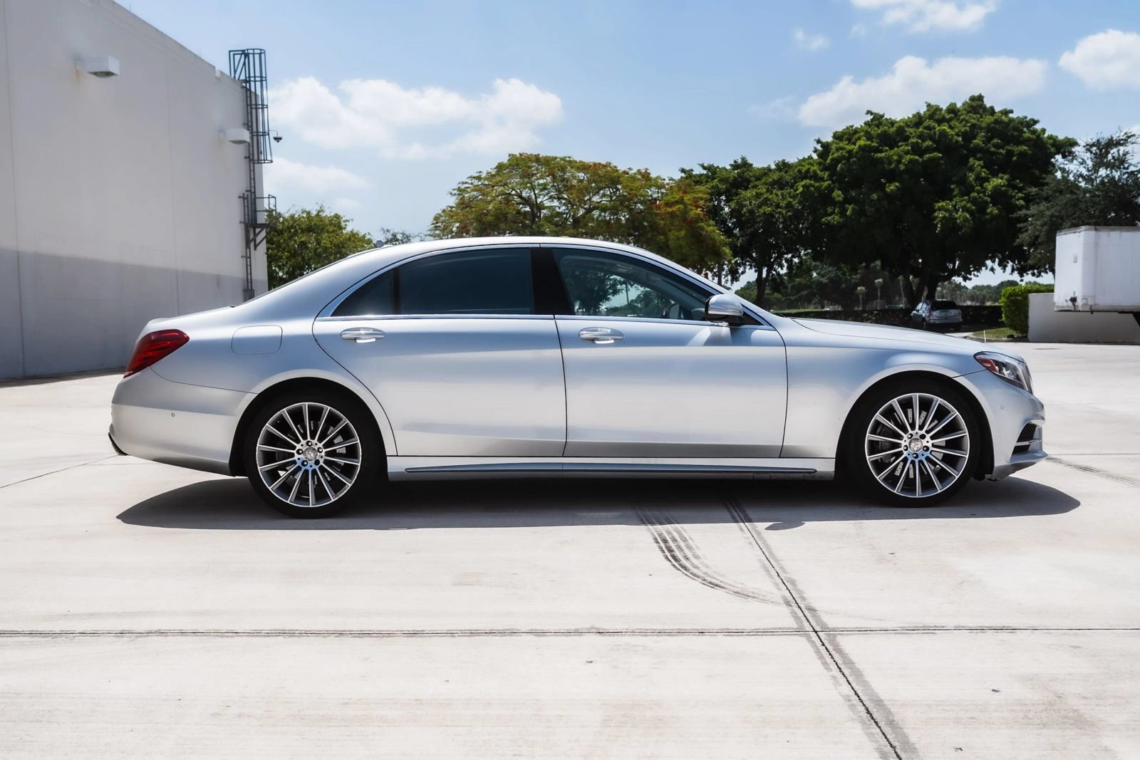 Used 2016 Mercedes-Benz S 550 Sedan image 3