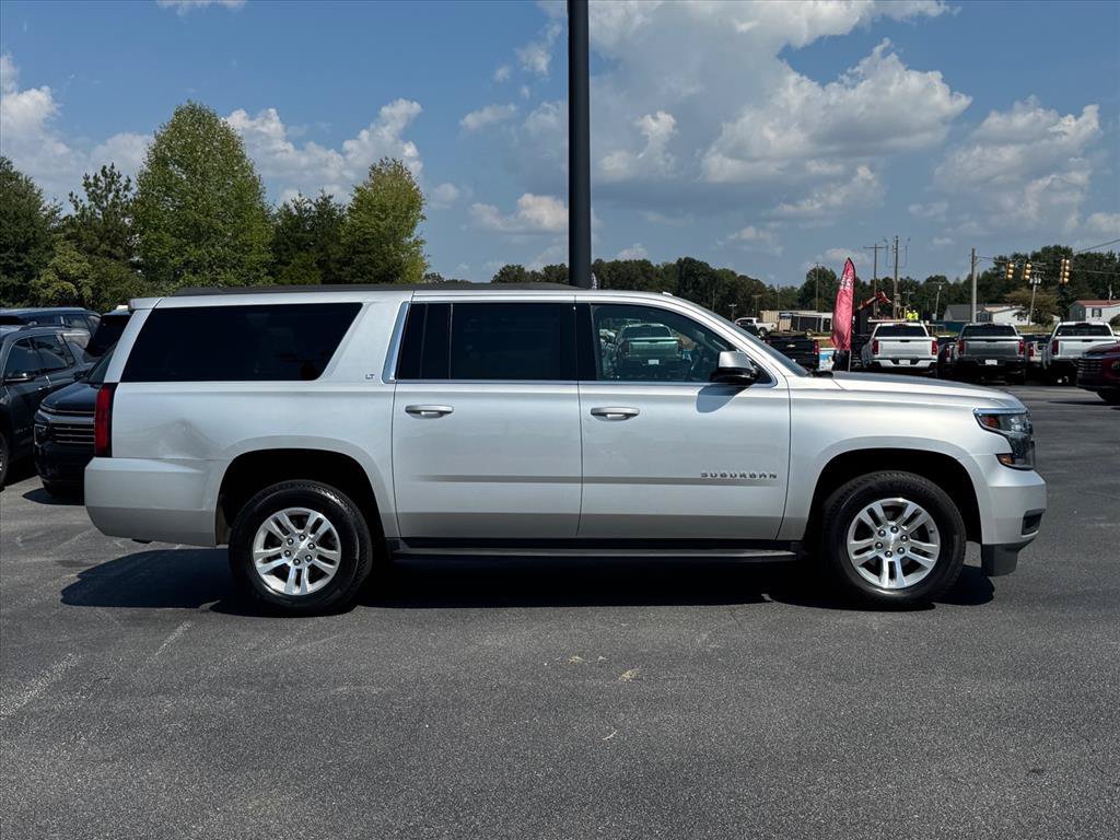 Used 2019 Chevrolet Suburban LT RWD image 2