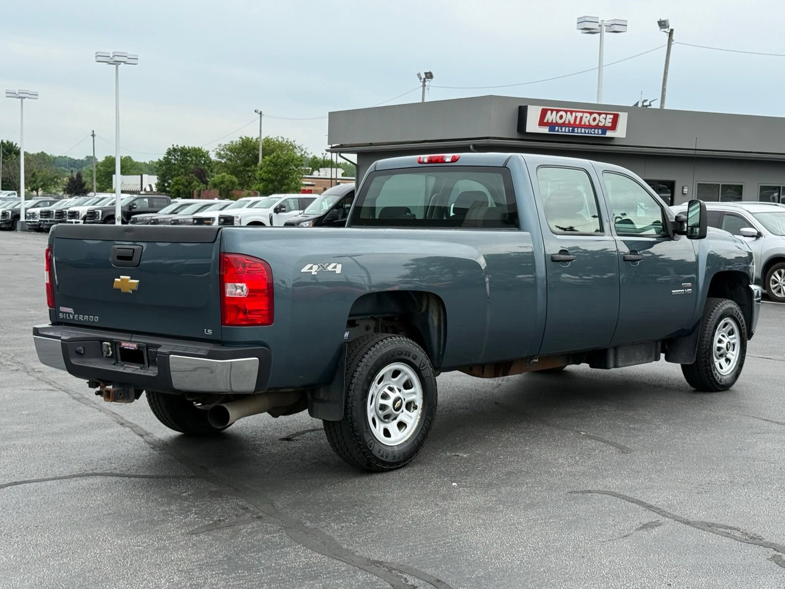 Used 2013 Chevrolet Silverado 3500 W/T AWD/4WD image 4