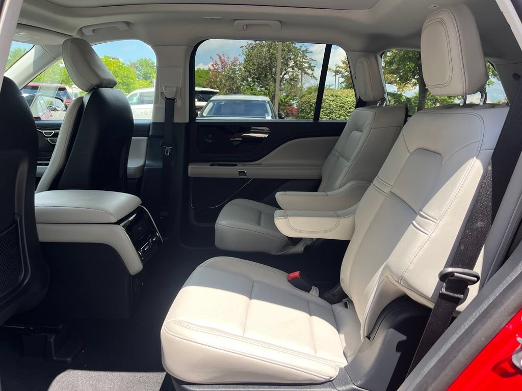 Used 2026 Lincoln Aviator AWD image 12