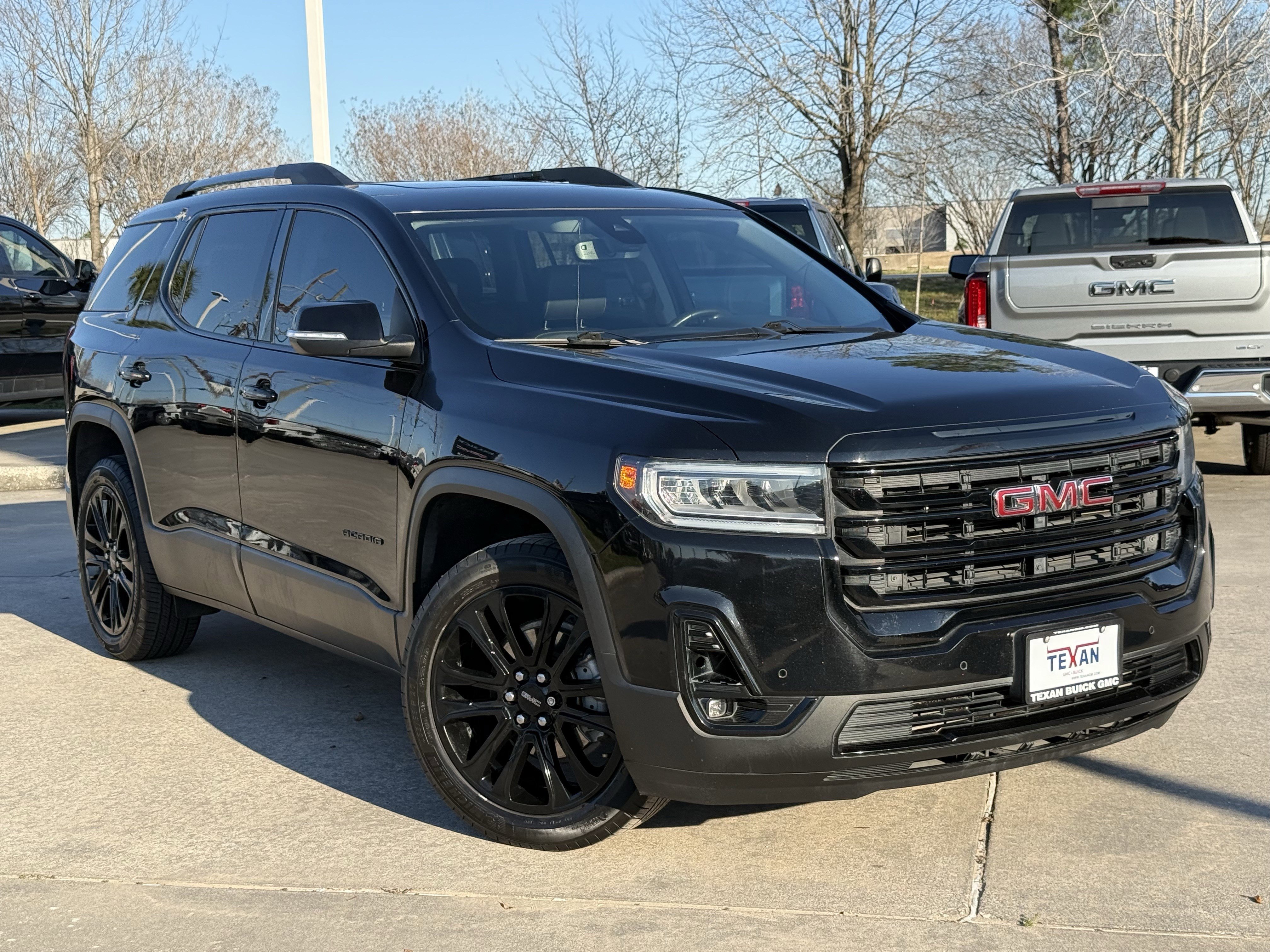Used 2022 GMC Acadia SLT w/ Elevation Edition image 2
