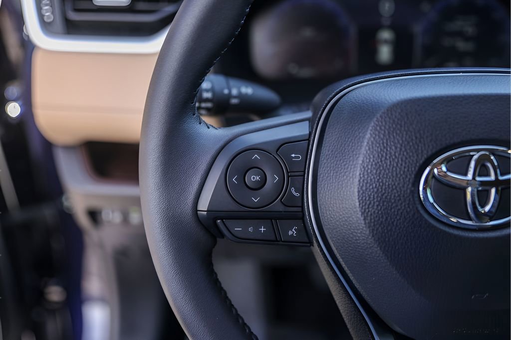 Used 2025 Toyota RAV4 Limited image 17