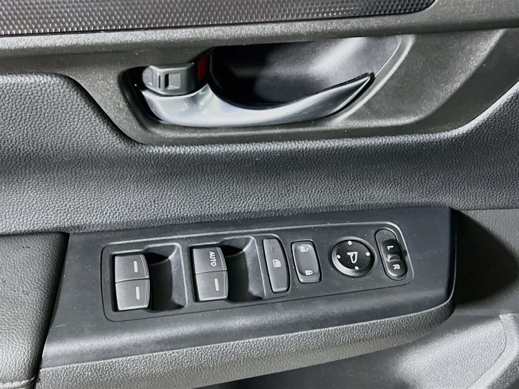 Used 2025 Honda CR-V LX image 16