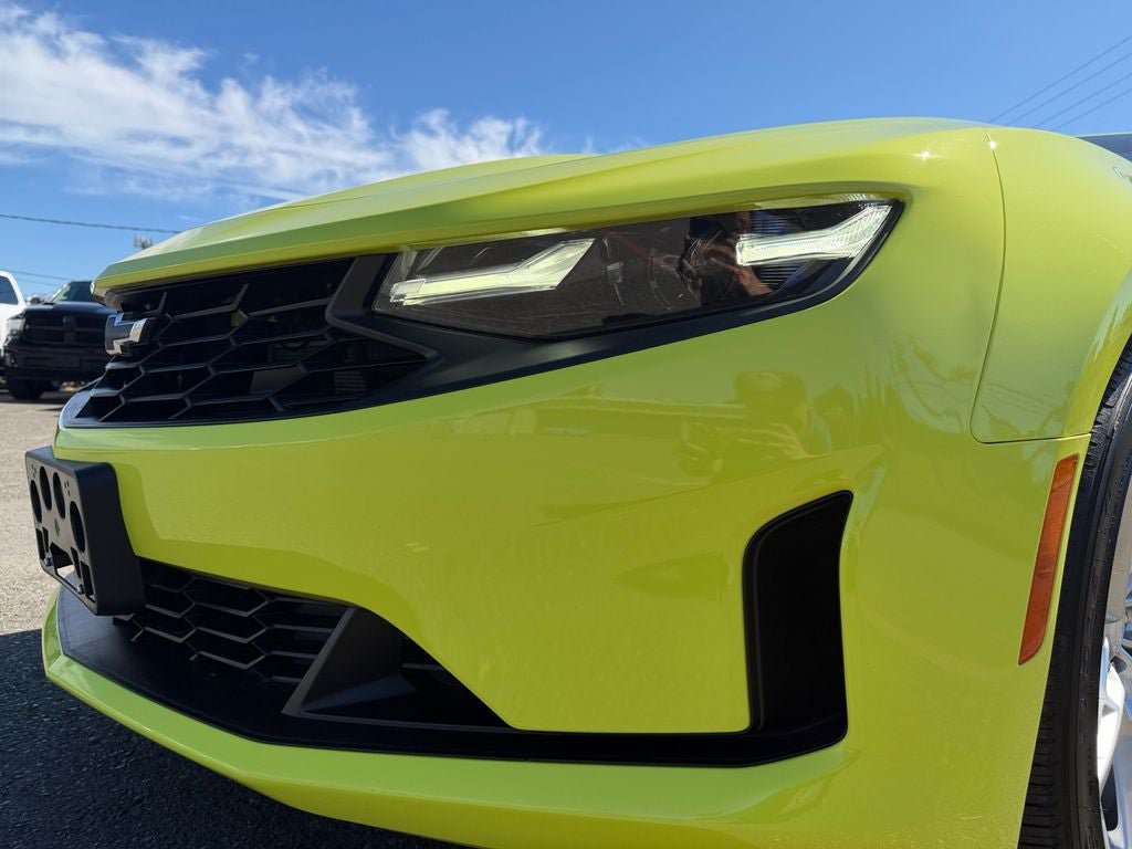 Used 2020 Chevrolet Camaro LT w/ Technology Package RWD image 33