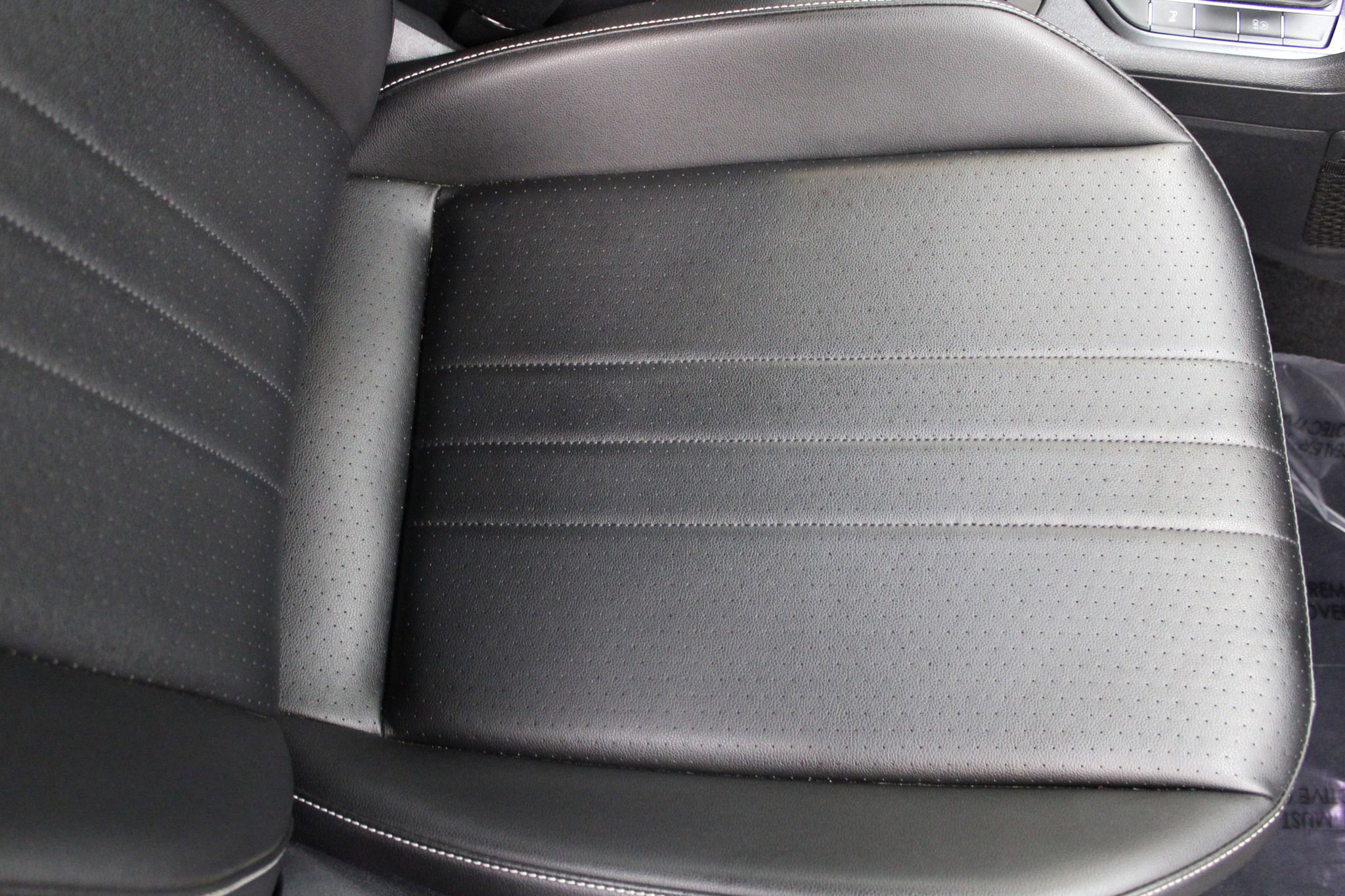 Used 2022 Volkswagen Tiguan SE R-Line image 25