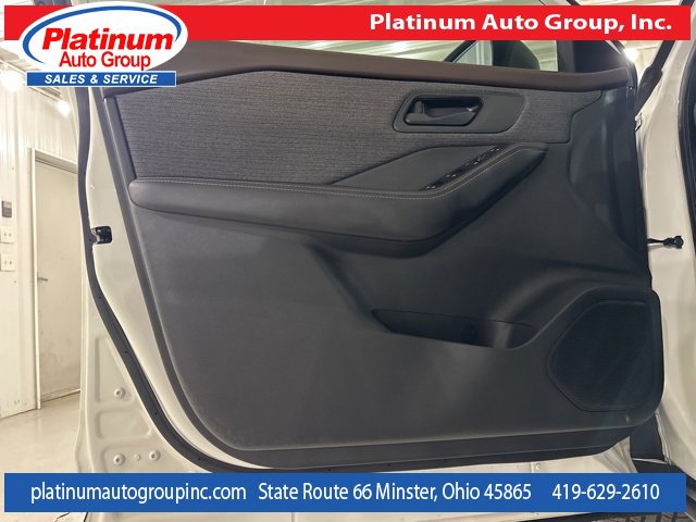 Used 2021 Nissan Rogue S image 45